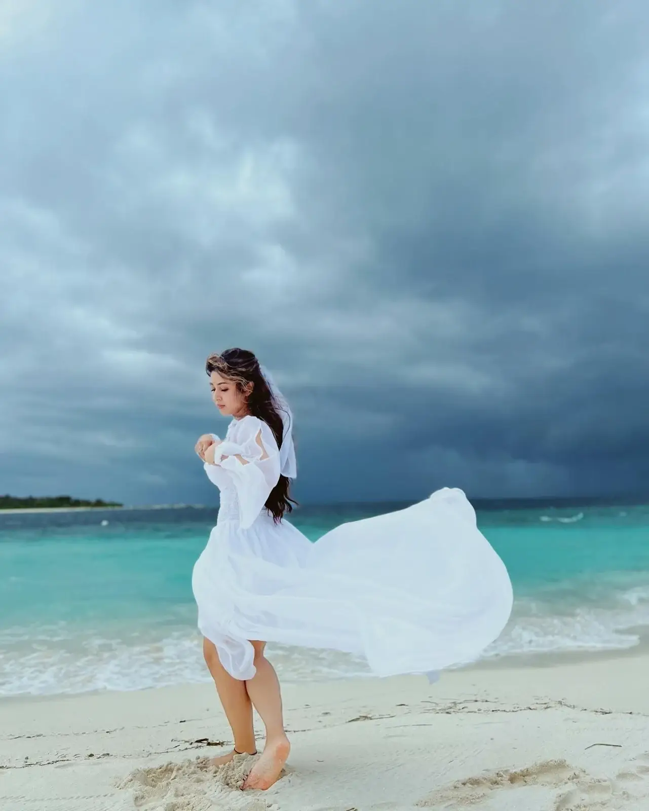 North Indian Girl Sonarika Bhadoria Long Legs Show in White Top